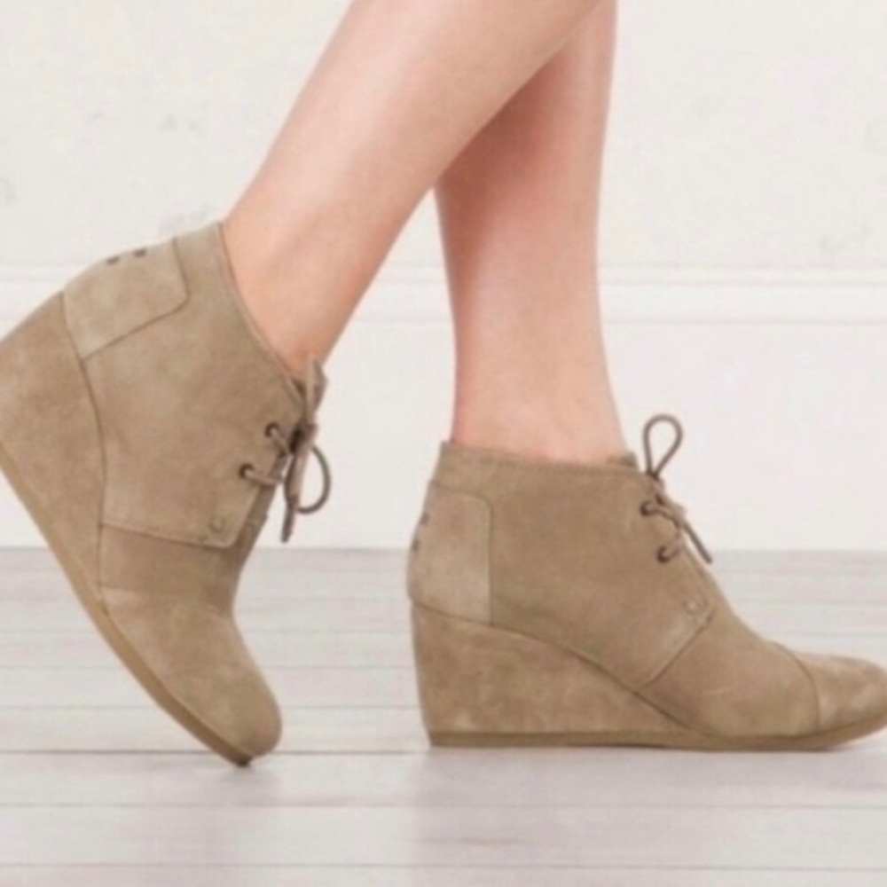TOMS Desert Suede Wedge Booties 7.5